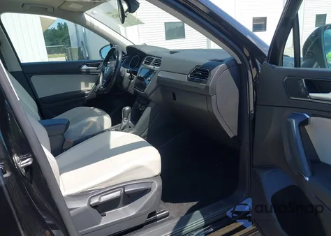 2018 Volkswagen Tiguan 2.0T Se/2.0T Sel z USA, uszkodzony, nr VIN 3VV2B7AX7JM157337